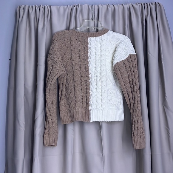 Sweater - Picture 3 of 3